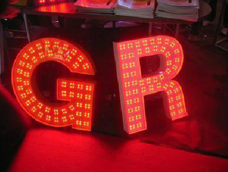 安乡LED发光字常见的安装误区。